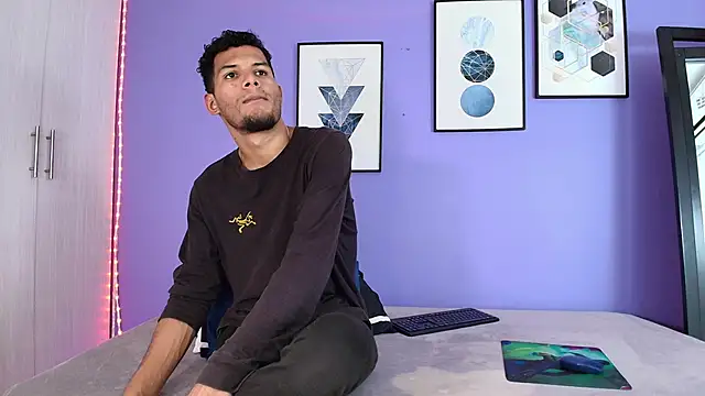 miaa lux online show from February 14, 2025, 7:02 pm