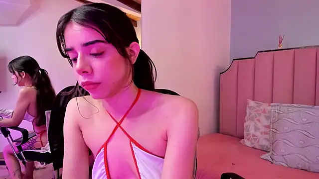 petty effy online show from November 18, 2025, 8:57 pm