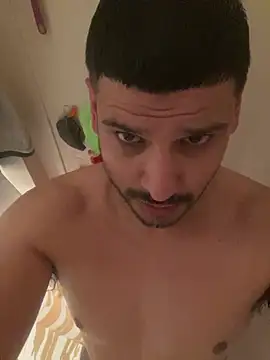 Snapshot of Insaneskillzz69 chatting on March 31, 2026, 12:12 am Insaneskillzz69 online show from March 31, 2026, 12:12 am