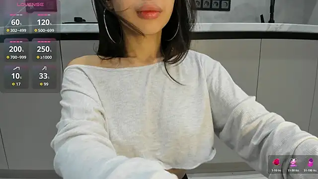 Snapshot of Mia_Meow_ chatting on November 6, 2025, 8:32 pm Mia Meow online show from November 6, 2025, 8:32 pm