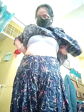 heenage online show from February 3, 2025, 4:04 am