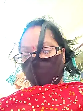 heenage online show from March 5, 2025, 9:27 am