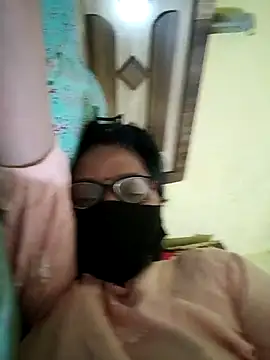 heenage online show from September 12, 2025, 8:14 am