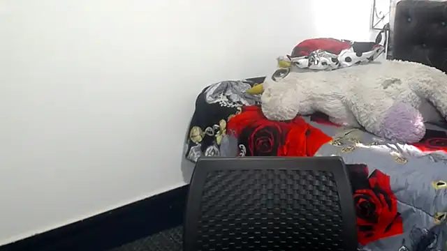 Snapshot of shopyymessyy chatting on December 19, 2024, 9:06 pm shopyymessyy online show from December 19, 2024, 9:06 pm