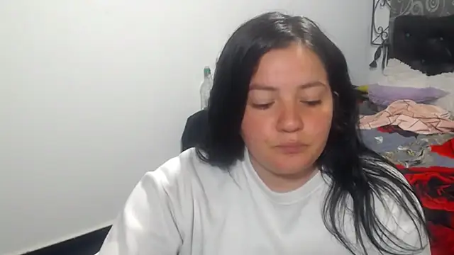 Snapshot of shopyymessyy chatting on December 20, 2024, 11:47 pm shopyymessyy online show from December 20, 2024, 11:47 pm