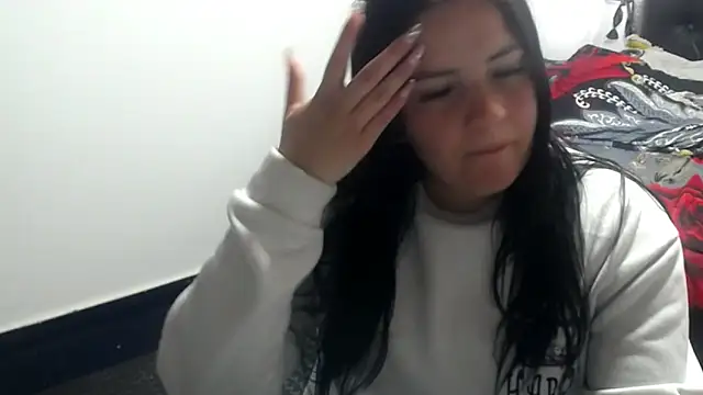 Snapshot of shopyymessyy chatting on December 28, 2024, 2:53 pm shopyymessyy online show from December 28, 2024, 2:53 pm