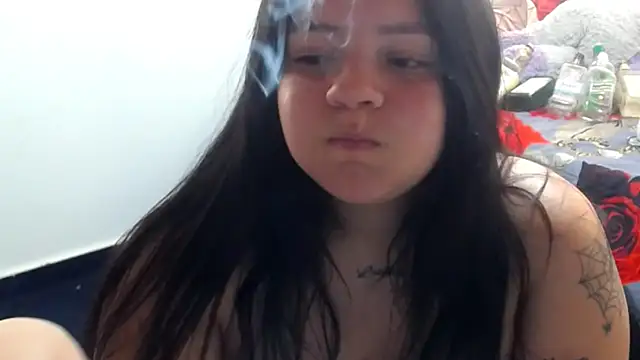 Snapshot of shopyymessyy chatting on January 23, 2025, 10:22 pm shopyymessyy online show from January 23, 2025, 10:22 pm