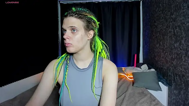 KIKI Krash online show from October 14, 2025, 10:05 am