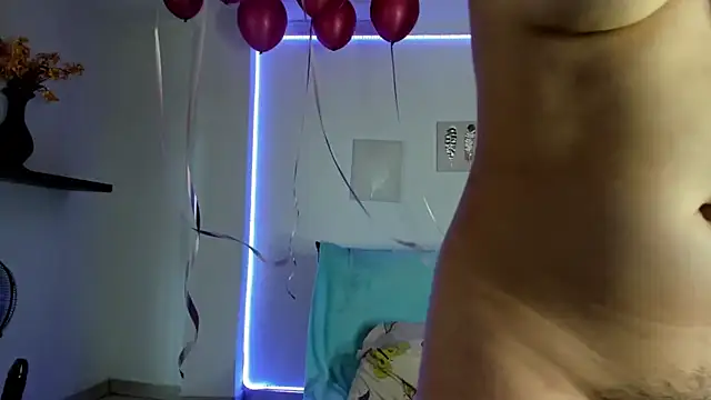 anniesweet- online show from October 31, 2025, 1:45 pm