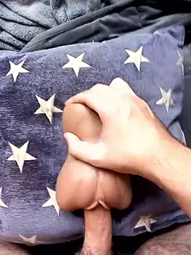 mattarm3122 online show from September 12, 2025, 12:49 pm