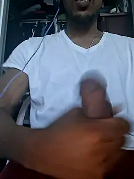 bigboytoy912 online show from May 5, 2026, 9:12 pm