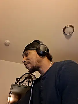 bigboytoy912 online show from May 19, 2026, 1:56 am