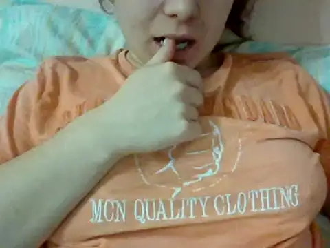 Snapshot of MikaKors chatting on January 17, 2025, 4:47 pm MikaKors online show from January 17, 2025, 4:47 pm