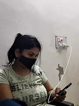 Snapshot of illay_love chatting on March 1, 2025, 2:34 pm illay love online show from March 1, 2025, 2:34 pm