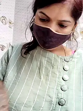 Snapshot of illay_love chatting on March 3, 2025, 9:44 am illay love online show from March 3, 2025, 9:44 am