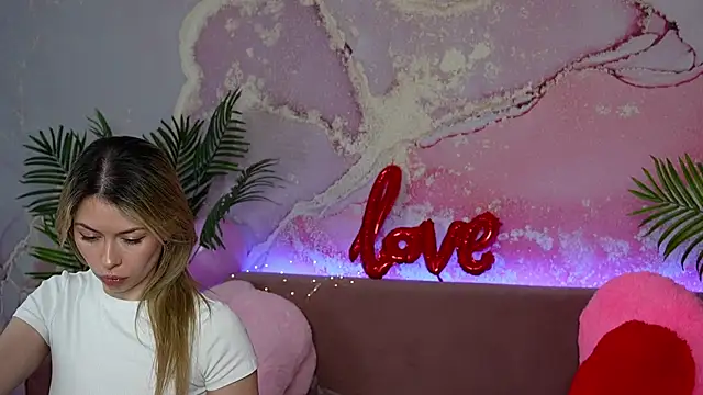 MayaRayy online show from February 23, 2026, 3:48 am