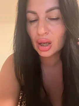 Helena7077 online show from September 19, 2025, 9:04 pm