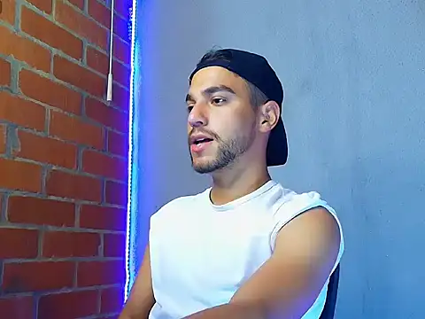 Leandro valenzuela online show from October 23, 2025, 2:11 am