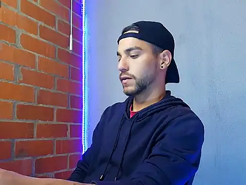 Leandro valenzuela online show from October 27, 2025, 8:02 pm