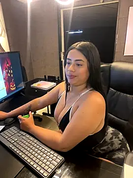 ElaaPerez online show from October 23, 2025, 7:23 pm