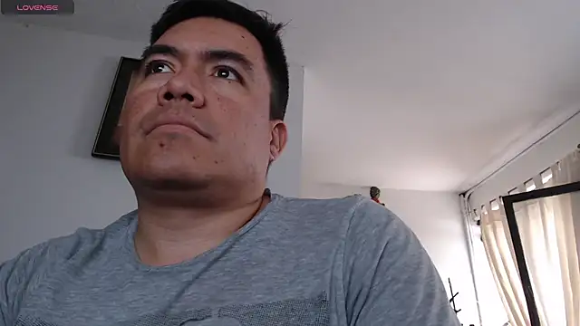 Snapshot of Jhonatan_Morales_S chatting on February 2, 2026, 5:00 pm Jhonatan Morales S online show from February 2, 2026, 5:00 pm