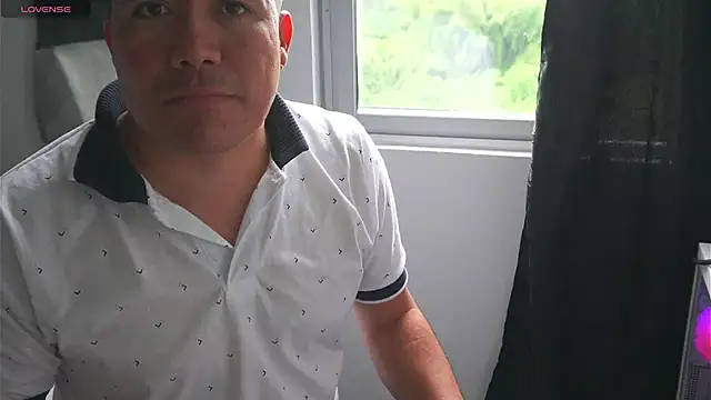 Snapshot of Jhonatan_Morales_S chatting on February 22, 2026, 8:29 pm Jhonatan Morales S online show from February 22, 2026, 8:29 pm