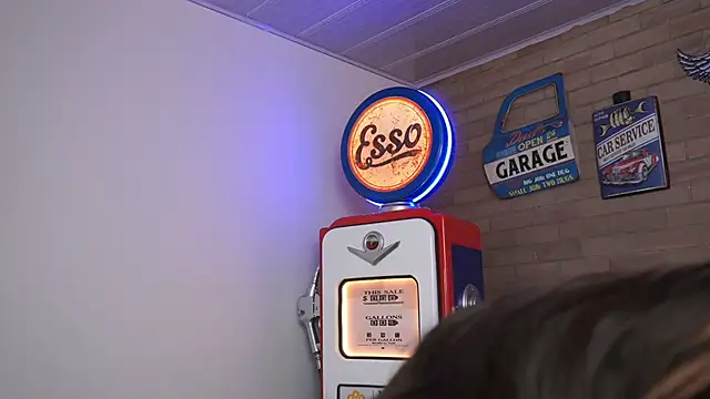 miss collins online show from April 18, 2026, 7:58 pm