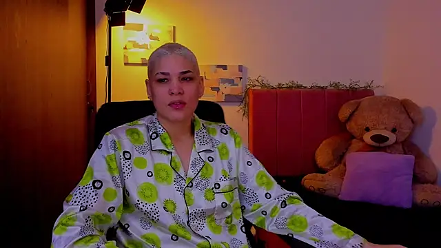 Charlee pink online show from April 4, 2026, 1:41 pm