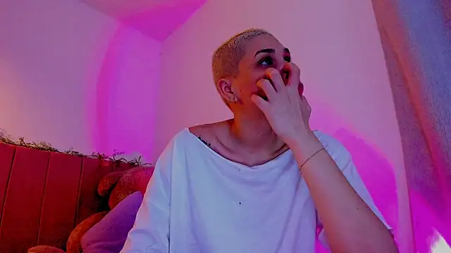 Charlee pink online show from April 20, 2026, 4:37 am