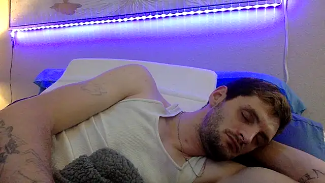 Snapshot of ChillzPnp chatting on November 15, 2025, 1:47 am ChillzPnp online show from November 15, 2025, 1:47 am