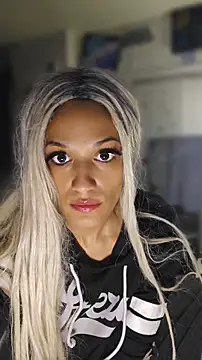 farahmoans4u online show from May 14, 2026, 3:24 am