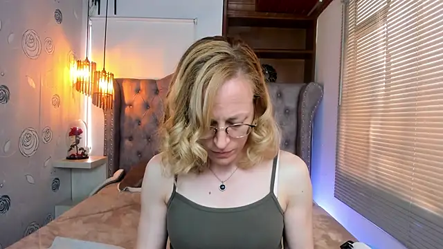 Snapshot of SammySanders chatting on January 17, 2025, 8:00 pm SammySanders online show from January 17, 2025, 8:00 pm