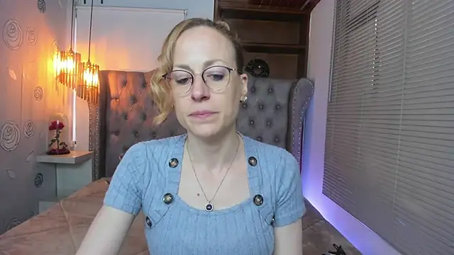 Snapshot of SammySanders chatting on February 22, 2025, 12:08 pm SammySanders online show from February 22, 2025, 12:08 pm