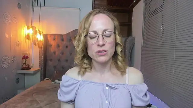 Snapshot of SammySanders chatting on February 26, 2025, 11:04 pm SammySanders online show from February 26, 2025, 11:04 pm