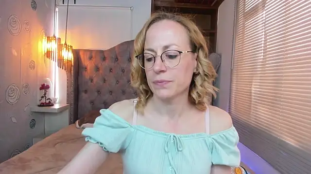 Snapshot of SammySanders chatting on February 28, 2025, 5:04 pm SammySanders online show from February 28, 2025, 5:04 pm