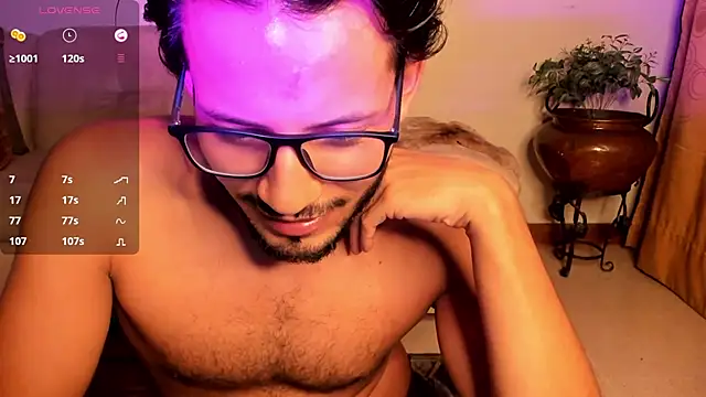 Nicholasrodrii online show from January 31, 2025, 1:43 am