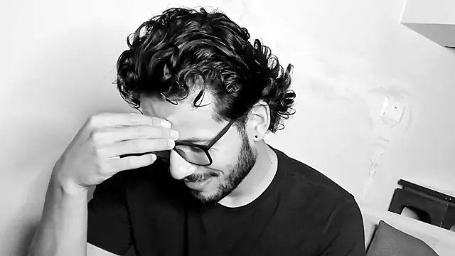 Nicholasrodrii online show from February 24, 2025, 11:52 pm