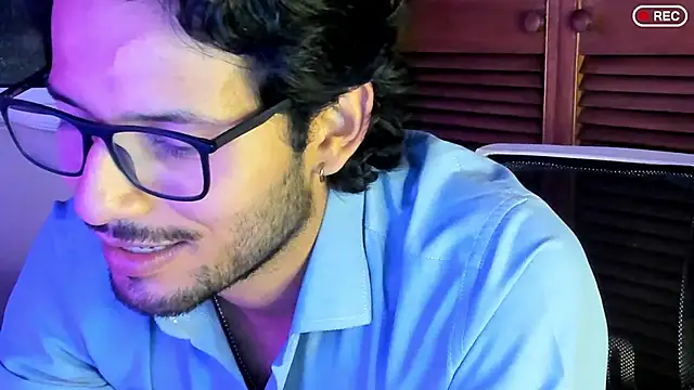 Nicholasrodrii online show from September 21, 2025, 12:34 am