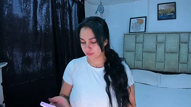 brianaGuzman online show from May 30, 2026, 4:15 pm