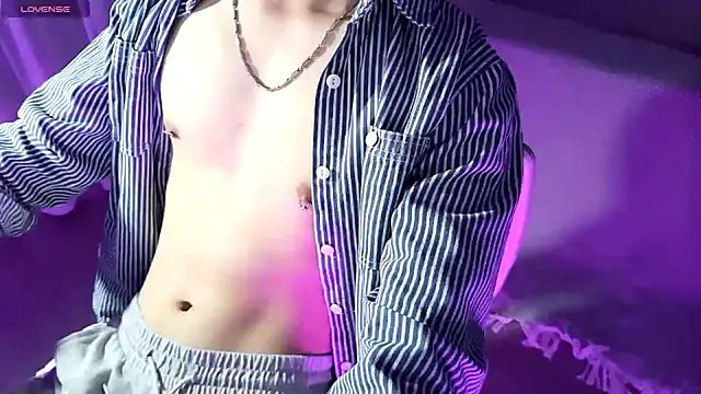 Snapshot of FEIYU001 chatting on December 2, 2024, 11:34 am FEIYU001 online show from December 2, 2024, 11:34 am