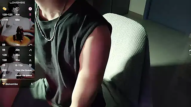 Snapshot of FEIYU001 chatting on March 20, 2025, 2:10 pm FEIYU001 online show from March 20, 2025, 2:10 pm