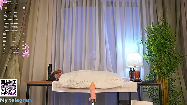 LynBardon online show from December 1, 2025, 4:17 am