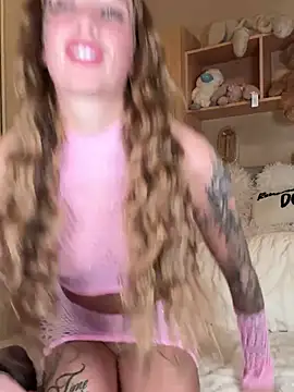 cydneyxox online show from April 12, 2026, 11:37 am