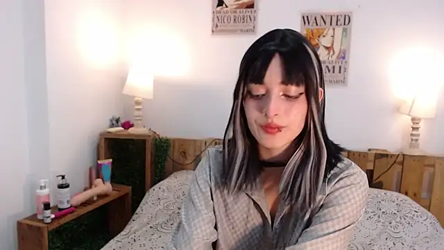 EvaHalsey online show from December 7, 2024, 1:47 am