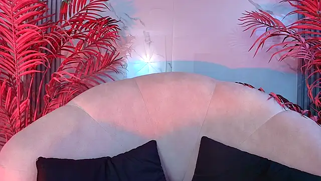 EvaHalsey online show from October 29, 2025, 8:10 pm