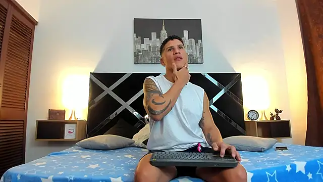 nakedfoam1 online show from April 14, 2026, 3:23 am