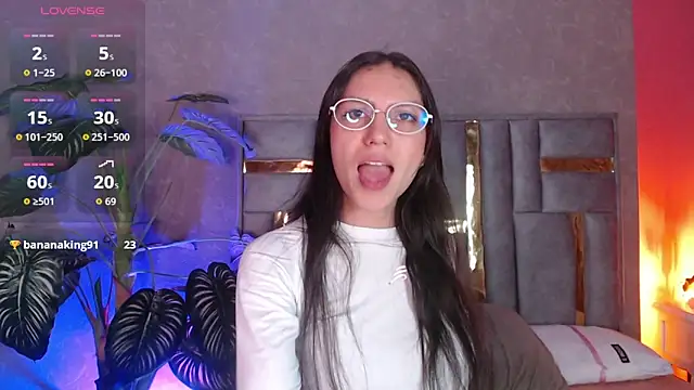 Bianca ks online show from November 6, 2025, 3:07 am