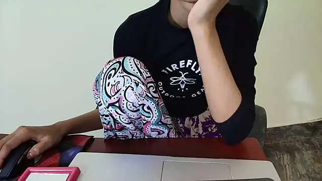 Srabontii online show from April 13, 2026, 3:39 pm