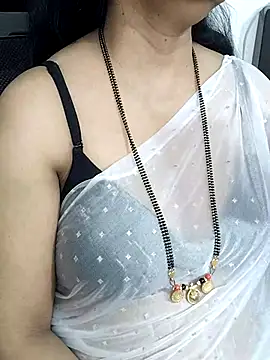 Snapshot of Deepthi_Mysore chatting on February 13, 2025, 6:38 pm Deepthi Mysore online show from February 13, 2025, 6:38 pm