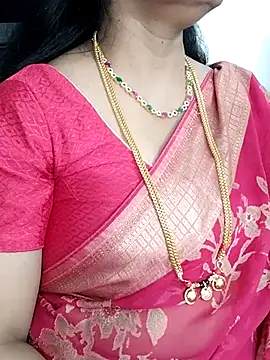 Snapshot of Deepthi_Mysore chatting on February 18, 2025, 11:19 pm Deepthi Mysore online show from February 18, 2025, 11:19 pm